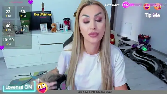 Snapshot of GlossyDiamondX chatting on 09-11-25, 05:40 GlossyDiamondX online show from 09-11-25, 05:40