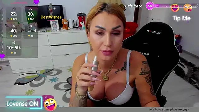 Snapshot of GlossyDiamondX chatting on 09-23-25, 02:42 GlossyDiamondX online show from 09-23-25, 02:42