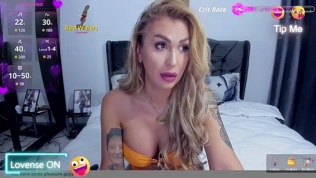 Snapshot of GlossyDiamondX chatting on 10-11-25, 06:23 GlossyDiamondX online show from 10-11-25, 06:23