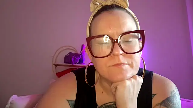 quinnmariexo online show from 02-04-26, 04:24