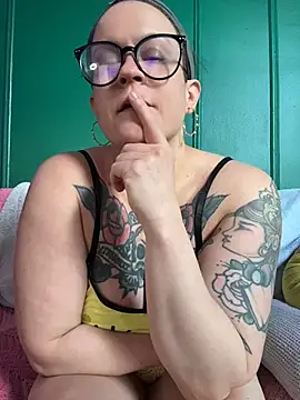 quinnmariexo online show from 05-07-26, 08:58