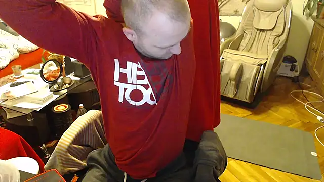 Snapshot of RealManHaveHairy chatting on 12-10-24, 03:12 RealManHaveHairy online show from 12-10-24, 03:12