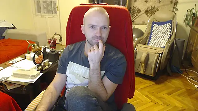 Snapshot of RealManHaveHairy chatting on 12-12-24, 09:37 RealManHaveHairy online show from 12-12-24, 09:37