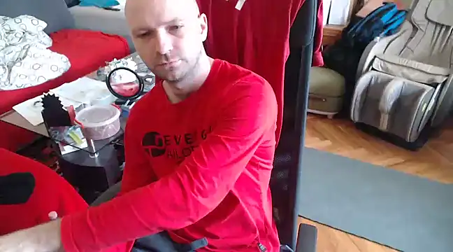 Snapshot of RealManHaveHairy chatting on 02-07-25, 12:06 RealManHaveHairy online show from 02-07-25, 12:06