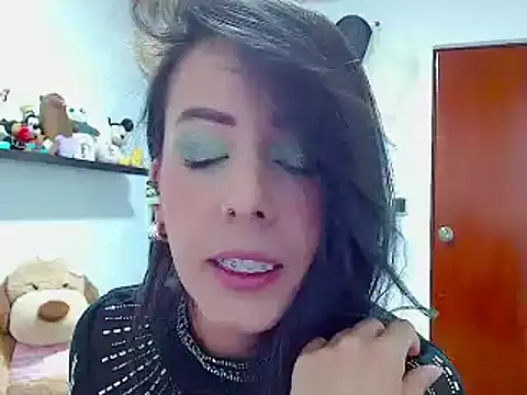 ella peck online show from 01-01-25, 01:04