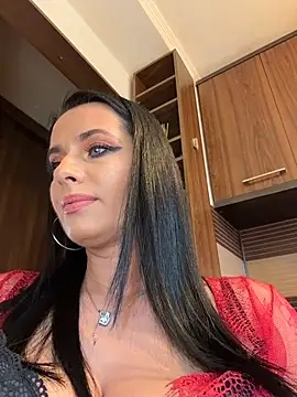 Hotmomcheckk  online show from 12-03-25, 10:02