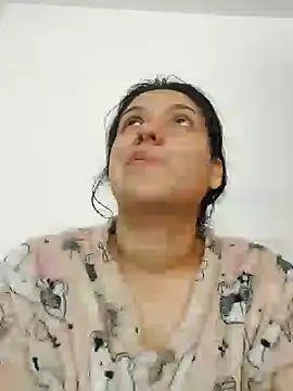 Sophie-hatter online show from 01-26-25, 03:03