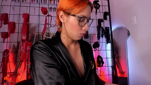 Snapshot of charrlotte_quinn chatting on 02-07-25, 08:10 charrlotte quinn online show from 02-07-25, 08:10