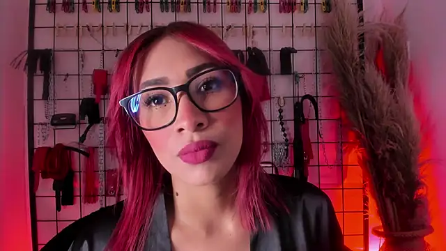 Snapshot of charrlotte_quinn chatting on 09-18-25, 09:17 charrlotte quinn online show from 09-18-25, 09:17