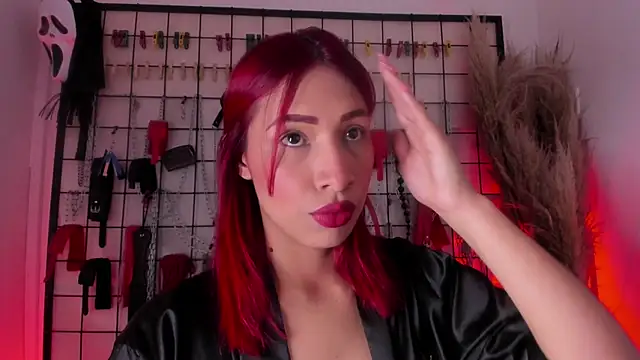 Snapshot of charrlotte_quinn chatting on 10-29-25, 02:30 charrlotte quinn online show from 10-29-25, 02:30