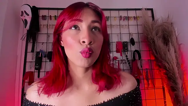 Snapshot of charrlotte_quinn chatting on 11-04-25, 02:49 charrlotte quinn online show from 11-04-25, 02:49