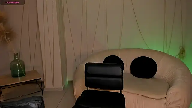 MollySundersX online show from 02-19-25, 08:10