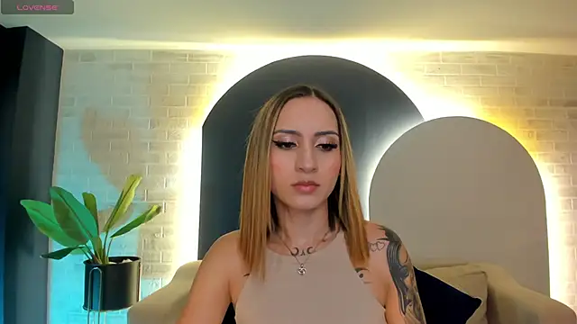 MollySundersX online show from 09-30-25, 08:47