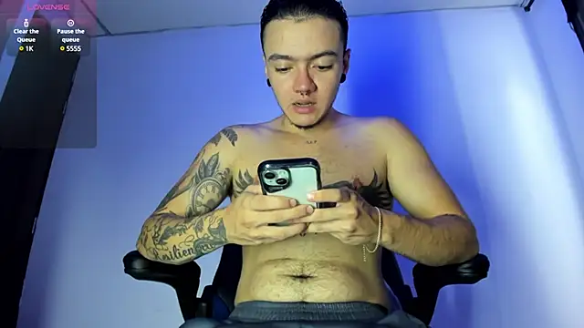 Snapshot of male_pussy chatting on 12-03-24, 04:50 male pussy online show from 12-03-24, 04:50