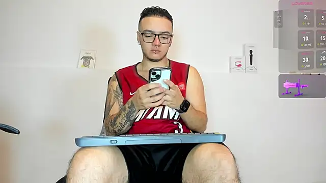 Snapshot of male_pussy chatting on 02-25-25, 02:54 male pussy online show from 02-25-25, 02:54