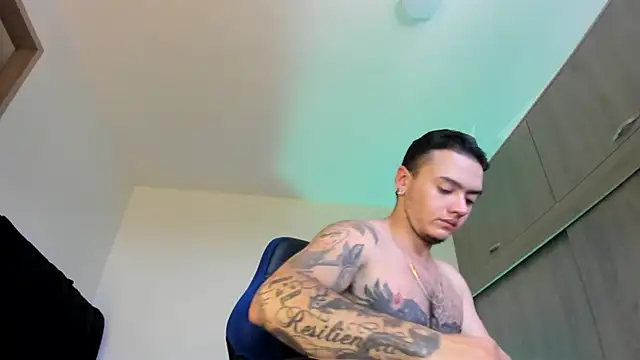 Snapshot of male_pussy chatting on 09-23-25, 03:48 male pussy online show from 09-23-25, 03:48
