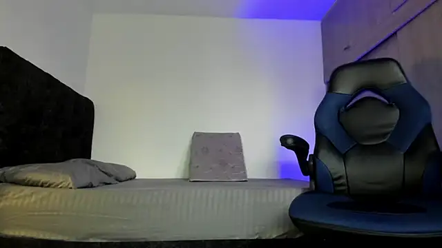 Snapshot of male_pussy chatting on 10-20-25, 07:03 male pussy online show from 10-20-25, 07:03