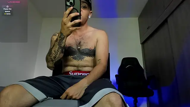 Snapshot of male_pussy chatting on 04-26-26, 05:21 male pussy online show from 04-26-26, 05:21