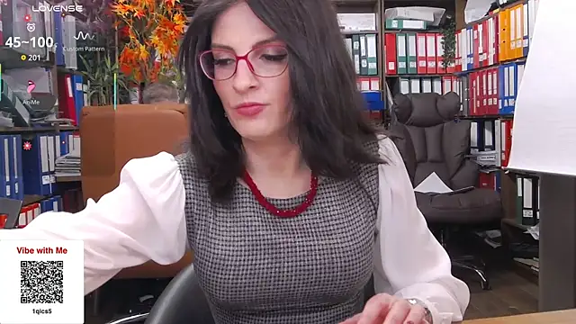 Snapshot of classyladyrellax chatting on 02-10-26, 01:37 classyladyrellax online show from 02-10-26, 01:37