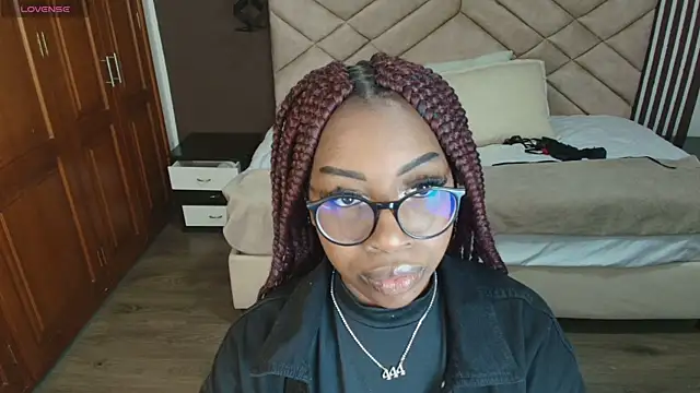 Raquel jones online show from 01-06-25, 12:02