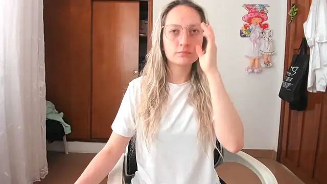 Snapshot of Adele_johnsonn1 chatting on 10-02-25, 03:52 Adele johnsonn1 online show from 10-02-25, 03:52