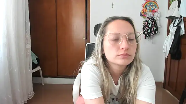 Snapshot of Adele_johnsonn1 chatting on 10-09-25, 02:59 Adele johnsonn1 online show from 10-09-25, 02:59