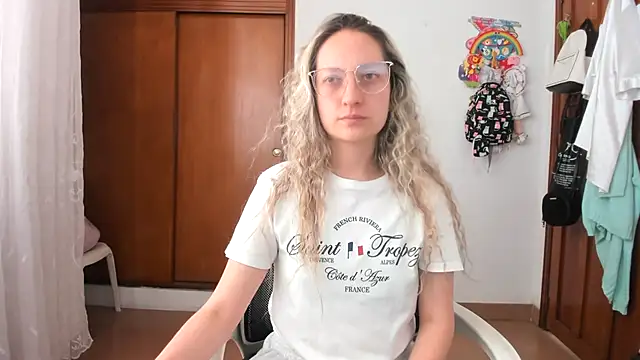 Snapshot of Adele_johnsonn1 chatting on 10-22-25, 03:01 Adele johnsonn1 online show from 10-22-25, 03:01