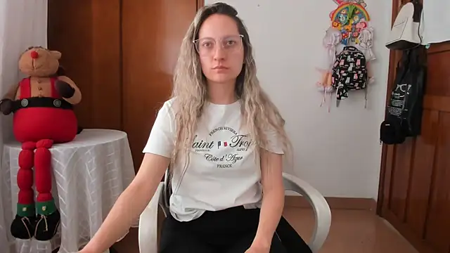 Snapshot of Adele_johnsonn1 chatting on 03-13-26, 03:40 Adele johnsonn1 online show from 03-13-26, 03:40