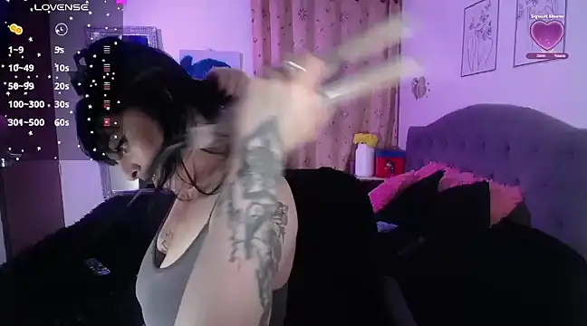 violett honney online show from 01-03-25, 03:38