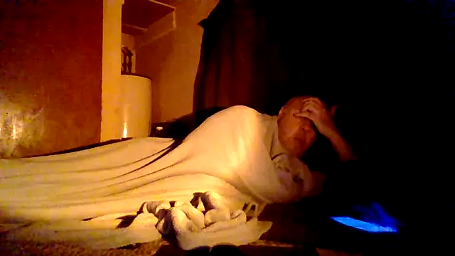 Nightshade7712 online show from 12-21-25, 02:57