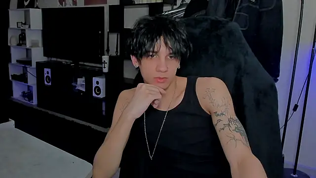 Snapshot of MarkBrowniii chatting on 03-06-26, 03:14 MarkBrowniii online show from 03-06-26, 03:14