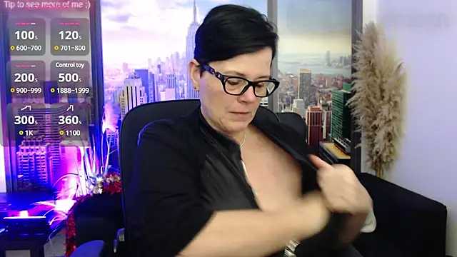 Snapshot of ninarandmann chatting on 12-16-24, 04:49 ninarandmann online show from 12-16-24, 04:49