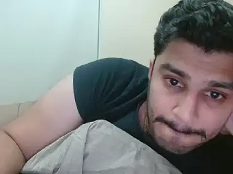 Snapshot of robintoit chatting on 12-15-24, 04:37 robintoit online show from 12-15-24, 04:37