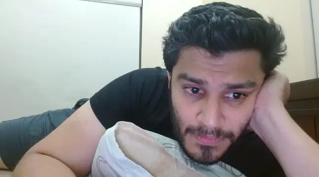 Snapshot of robintoit chatting on 02-19-25, 04:33 robintoit online show from 02-19-25, 04:33
