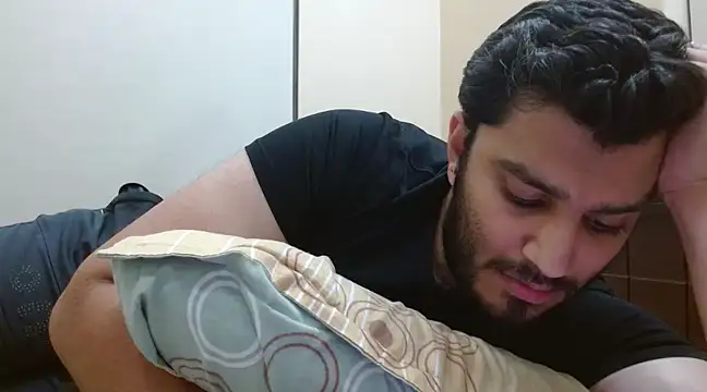 Snapshot of robintoit chatting on 02-20-25, 10:37 robintoit online show from 02-20-25, 10:37