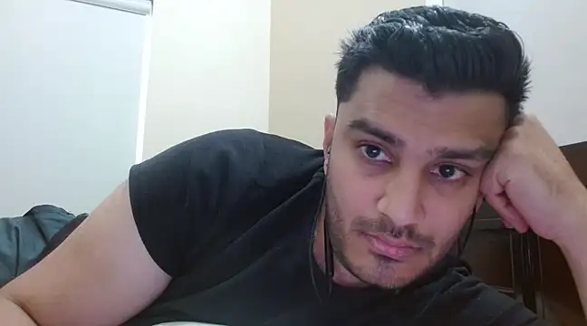 Snapshot of robintoit chatting on 03-06-25, 05:46 robintoit online show from 03-06-25, 05:46