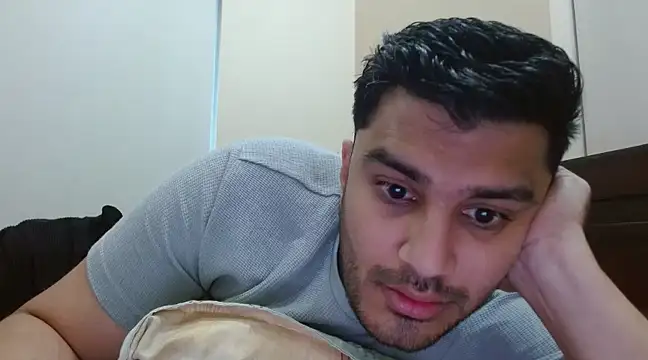 Snapshot of robintoit chatting on 03-08-25, 02:23 robintoit online show from 03-08-25, 02:23