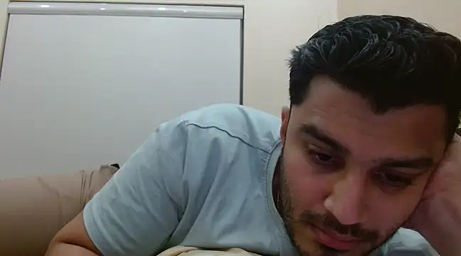 Snapshot of robintoit chatting on 03-14-25, 05:57 robintoit online show from 03-14-25, 05:57