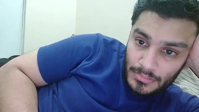 Snapshot of robintoit chatting on 09-18-25, 05:48 robintoit online show from 09-18-25, 05:48