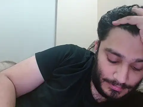 Snapshot of robintoit chatting on 10-04-25, 07:34 robintoit online show from 10-04-25, 07:34