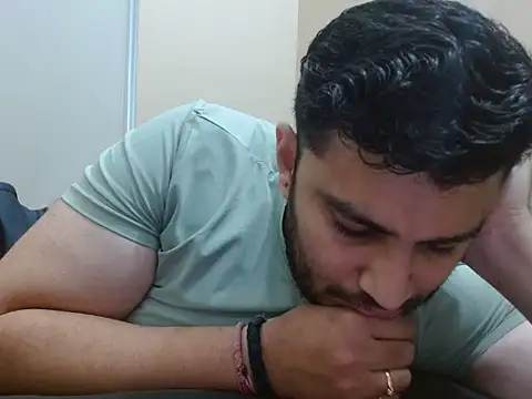 Snapshot of robintoit chatting on 10-20-25, 06:58 robintoit online show from 10-20-25, 06:58