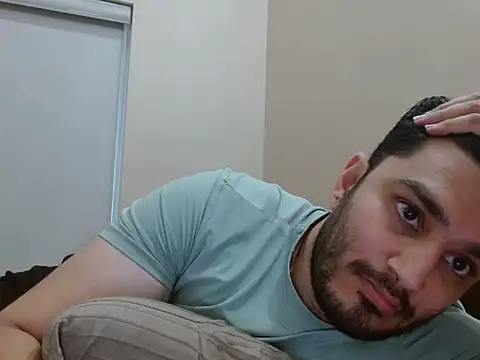 Snapshot of robintoit chatting on 10-21-25, 03:51 robintoit online show from 10-21-25, 03:51