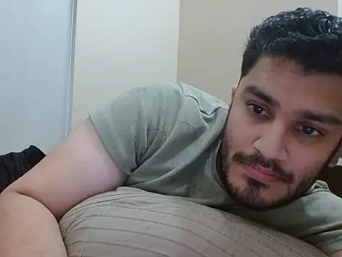 Snapshot of robintoit chatting on 10-22-25, 03:40 robintoit online show from 10-22-25, 03:40