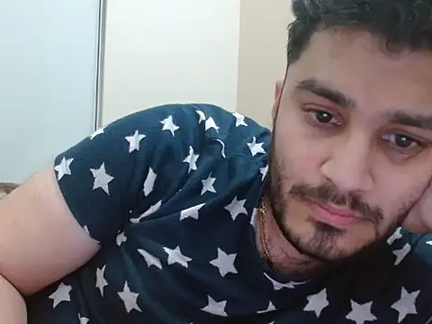 Snapshot of robintoit chatting on 10-23-25, 02:16 robintoit online show from 10-23-25, 02:16