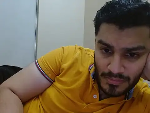 Snapshot of robintoit chatting on 10-25-25, 04:13 robintoit online show from 10-25-25, 04:13