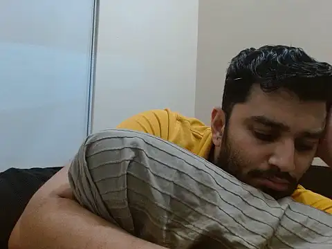 Snapshot of robintoit chatting on 10-28-25, 06:10 robintoit online show from 10-28-25, 06:10