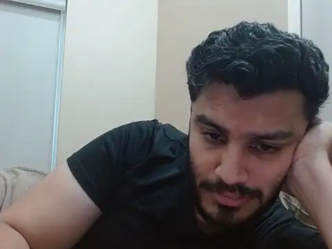 Snapshot of robintoit chatting on 11-04-25, 06:01 robintoit online show from 11-04-25, 06:01