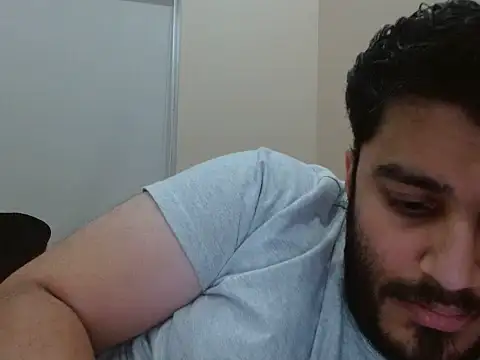 Snapshot of robintoit chatting on 11-15-25, 06:44 robintoit online show from 11-15-25, 06:44