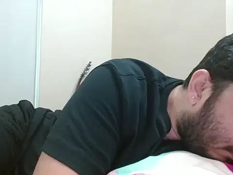 Snapshot of robintoit chatting on 03-02-26, 04:14 robintoit online show from 03-02-26, 04:14