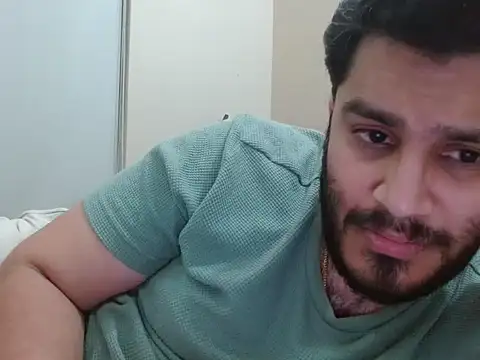 Snapshot of robintoit chatting on 03-03-26, 05:19 robintoit online show from 03-03-26, 05:19